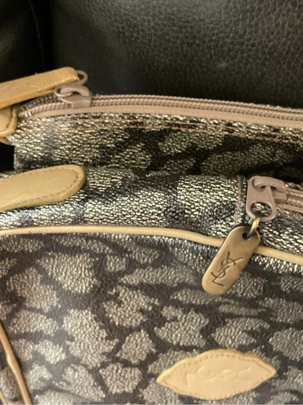 Yves Saint Laurent Monogram Canvas tote bag with Leather Trim and Cosmetic bag - Picture 13 of 16